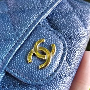 🛑SOLD🛑Chanel 19s iridescent cardholder
